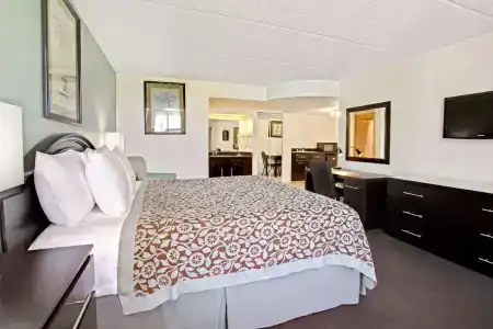 Days Inn by Wyndham Orlando Airport Florida Mall - 26