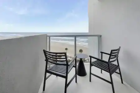 Renaissance Daytona Beach Oceanfront - 14
