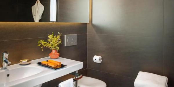 Grand Central, Small Luxurys - 39