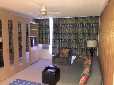Kuhio Banyan Club - 28