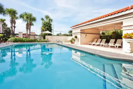 Hampton Inn St. Simons Island - 11
