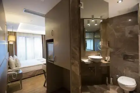 GK Regency Suites - 40
