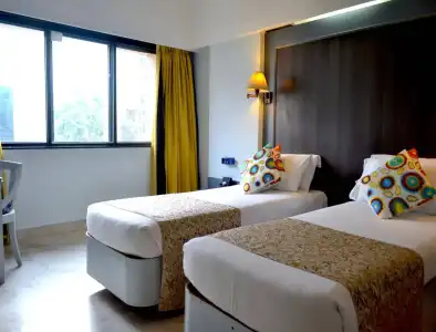 The Emerald & Executive Apartments - 6