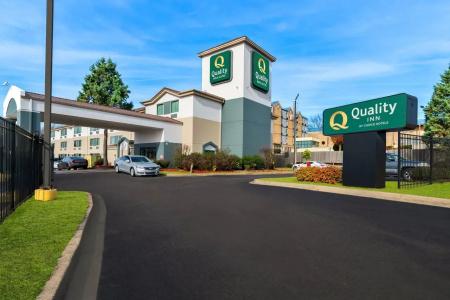 Quality Inn Memphis - 19