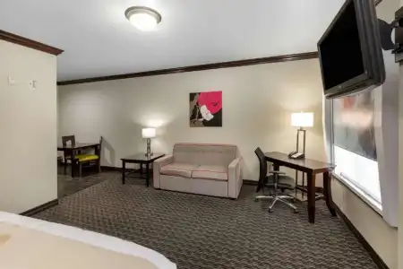 Hawthorn Suites by Wyndham Lubbock - 35