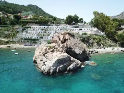 Blue Bay - 25