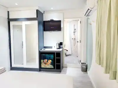 SEATEL Phuket Patong Beach - 12