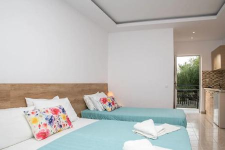 Aphrodite Studios & Apartments - 74