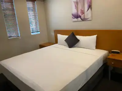 The Cosmopolitan Motel and Serviced Apartments - 3