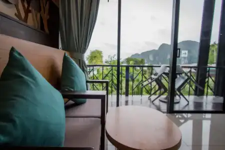 Phi Phi Don Chukit Resort - 8