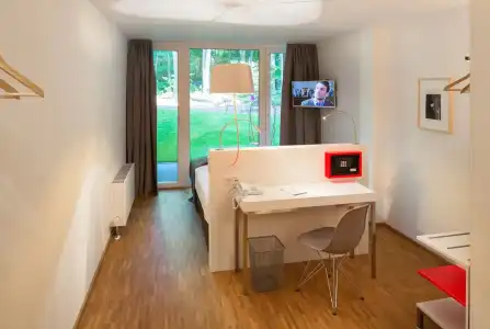 V-Hotel - 3