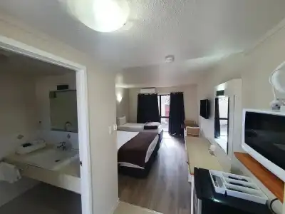 Ascot Epsom Motel - 57