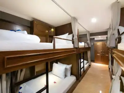 Little Charm Hanoi Hostel - 1