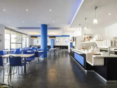 Ibis Budget Málaga Centro - 19