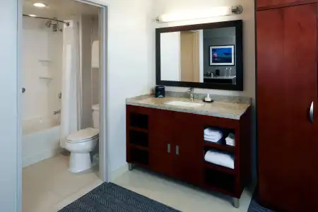 Courtyard by Marriott Los Angeles LAX/Century Boulevard - 51