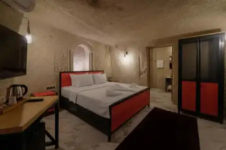 The Niche Cave - 117