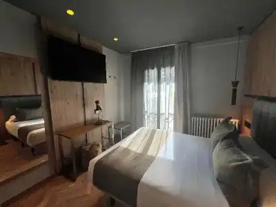 YOMO Petit Paris - 74