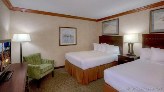 Beach Quarters Resort - 6