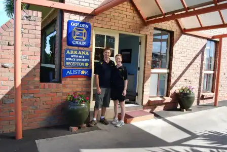 Arkana Motor Inn & Terrace Apartments - 16