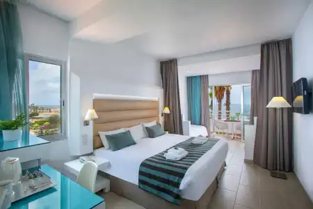 Leonardo Cypria Bay - 85