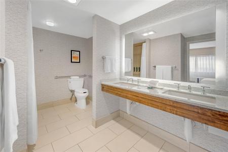 DoubleTree by Hilton Spokane City Center - 98