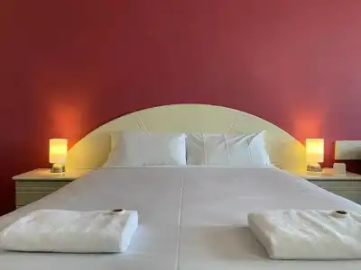 Mahogany Motel - 49