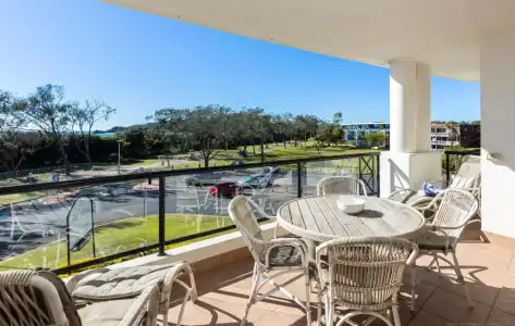 Bay Royal Apartments - 155