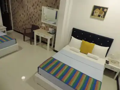 VILLA 92 - City - Hostel - 3