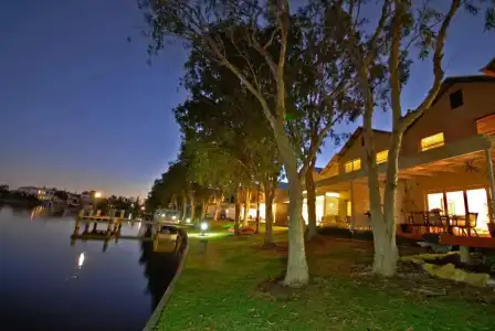Noosa Entrance Waterfront Resort - 345