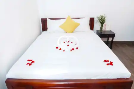 Hue Royal - 1