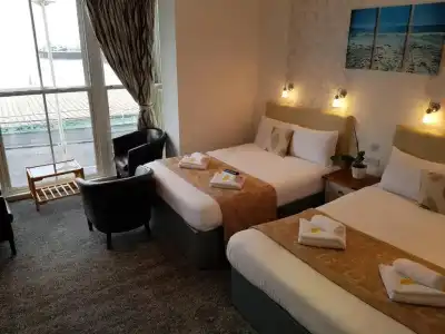 Atlantic Seafront Guest Accommodation - 32