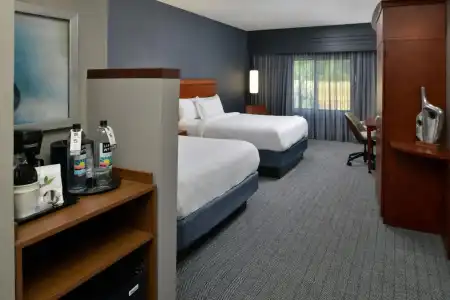 Courtyard by Marriott Harrisburg Hershey - 5