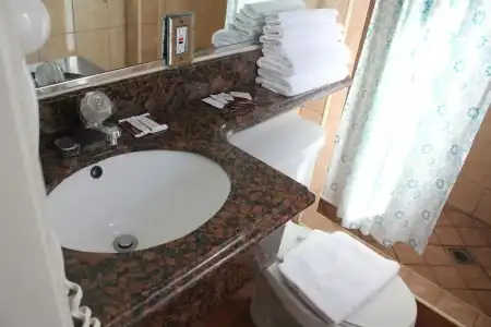 Paradise Inn & Suites - 7