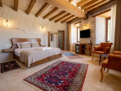 Tulip Cave Suites - 4