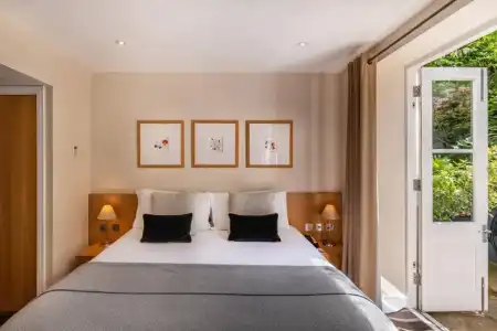 The Resident Kensington - 42