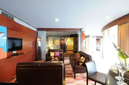 Savoy Homann - 6