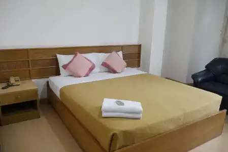 Michael Inn - 3