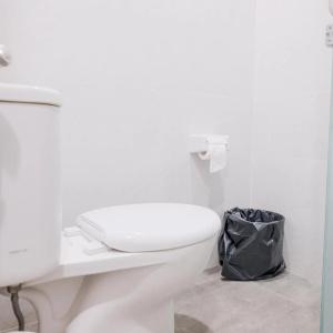 RedDoorz Premium near CBD Puri Indah - 22