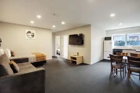 Ellerslie Palms Motel - 42