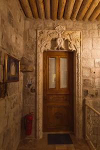 Solo Cave Suites - 114