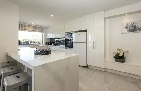Bay Royal Apartments - 212
