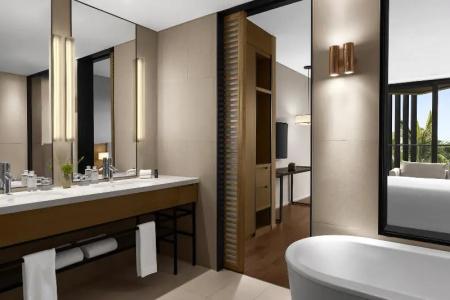 Shilla Monogram Danang - 210