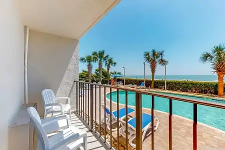 Carolinian Beach Resort by Vacasa - 448