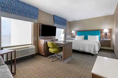 Hampton Inn & Suites Louisville East - 70