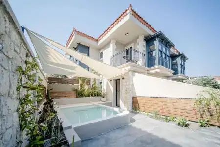 Derin Alaçatı - 120