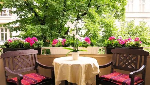 Augusta Am Kurfürstendamm - 80