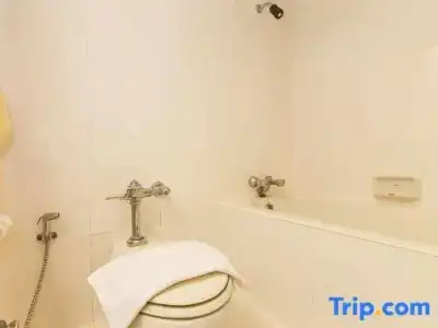 City Beach Resort - 100