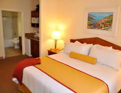Club De Soleil All-Suite Resort - 2