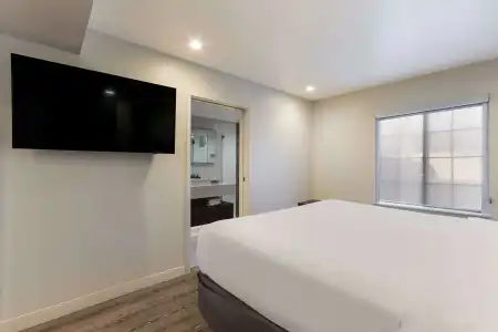 Baymont Inn & Suites by Wyndham Tempe University/Phoenix - 4