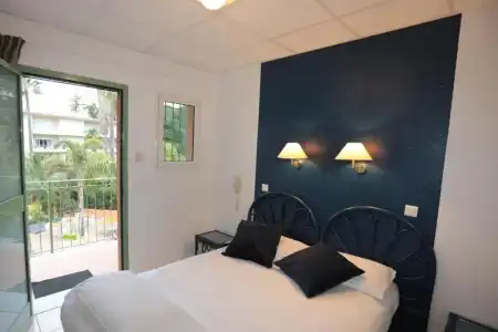 Hôtel Pavillon Impérial - 44